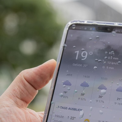 Wetter App auf Handy.