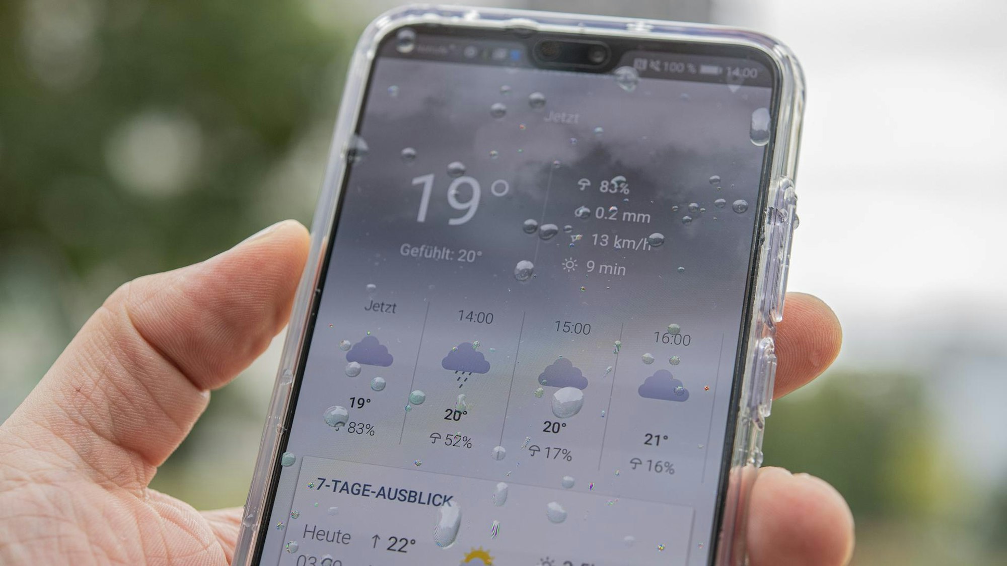 Wetter App auf Handy.