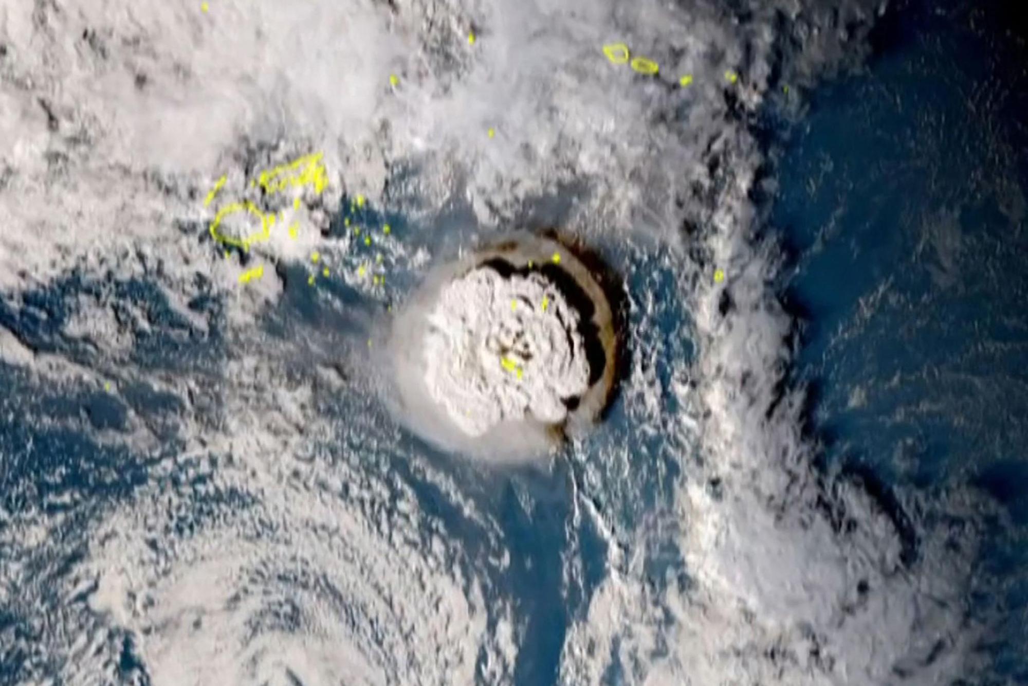 Tonga Explosion Satellit 250122