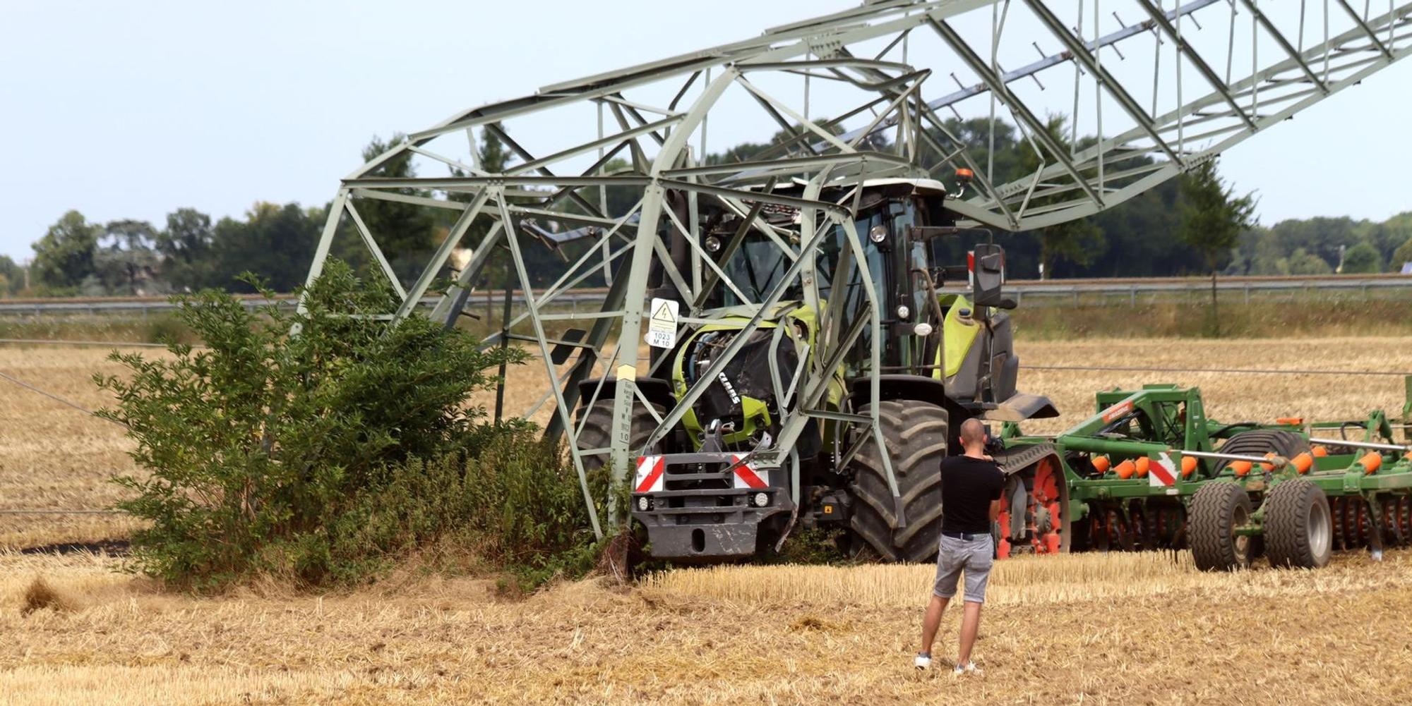 Traktor Strommast