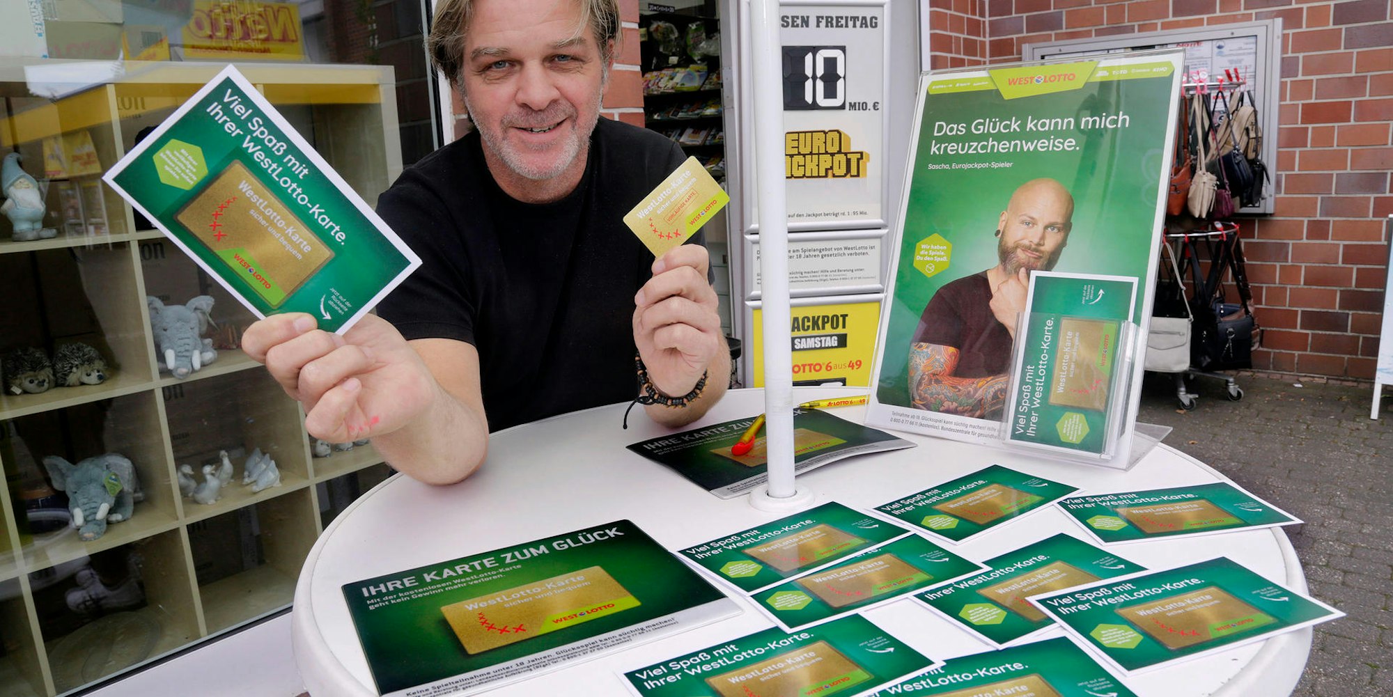 211022 - WestLotto-Karte immer gut informiert (c) Jürgen Peperhowe