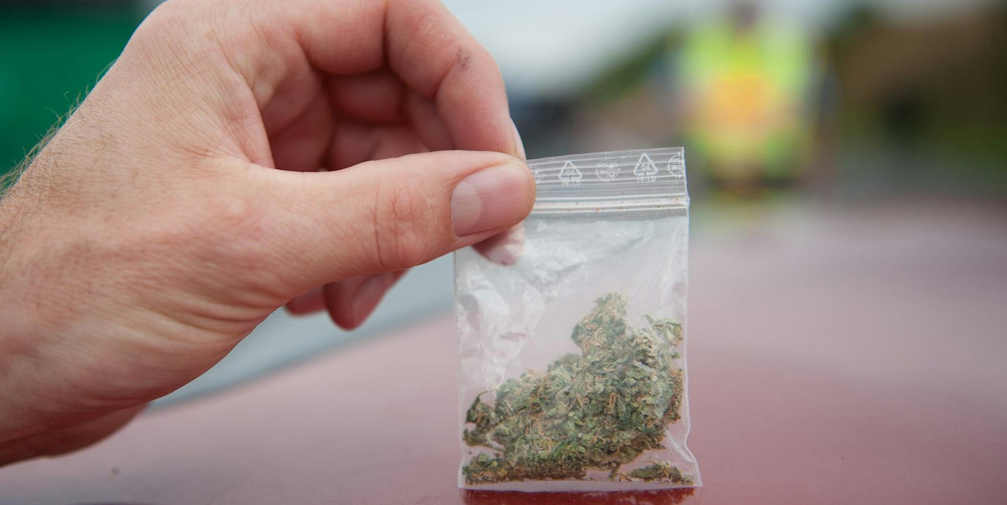 DPA Tüte mit Cannabis