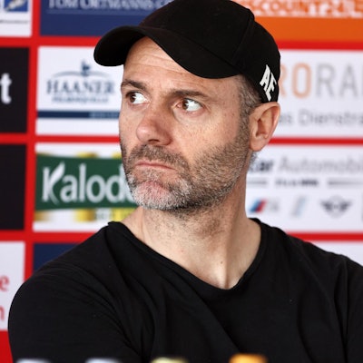 0DE900B6-8418-424C-ACBA-1C43DCDD8884