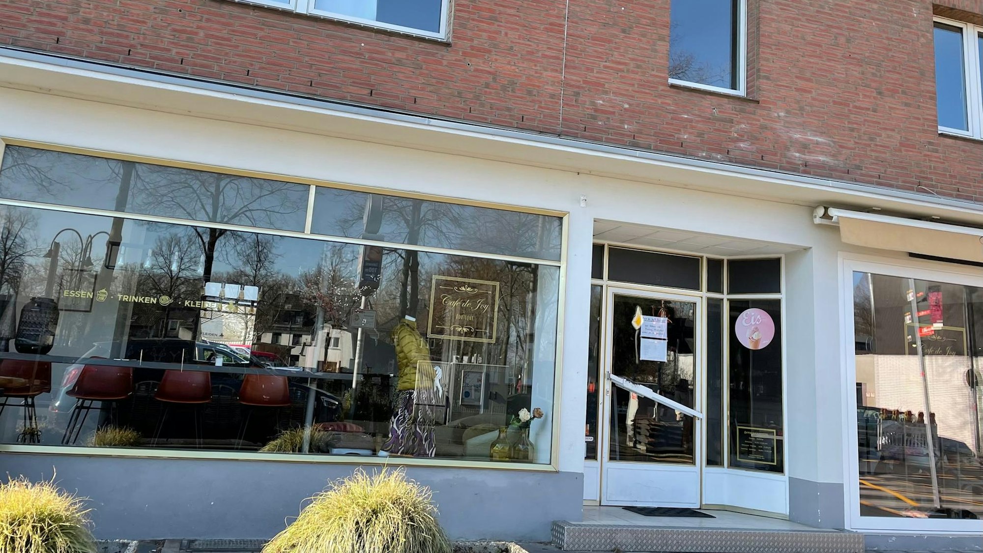 Das Café de Joy in Köln-Sürth von außen.