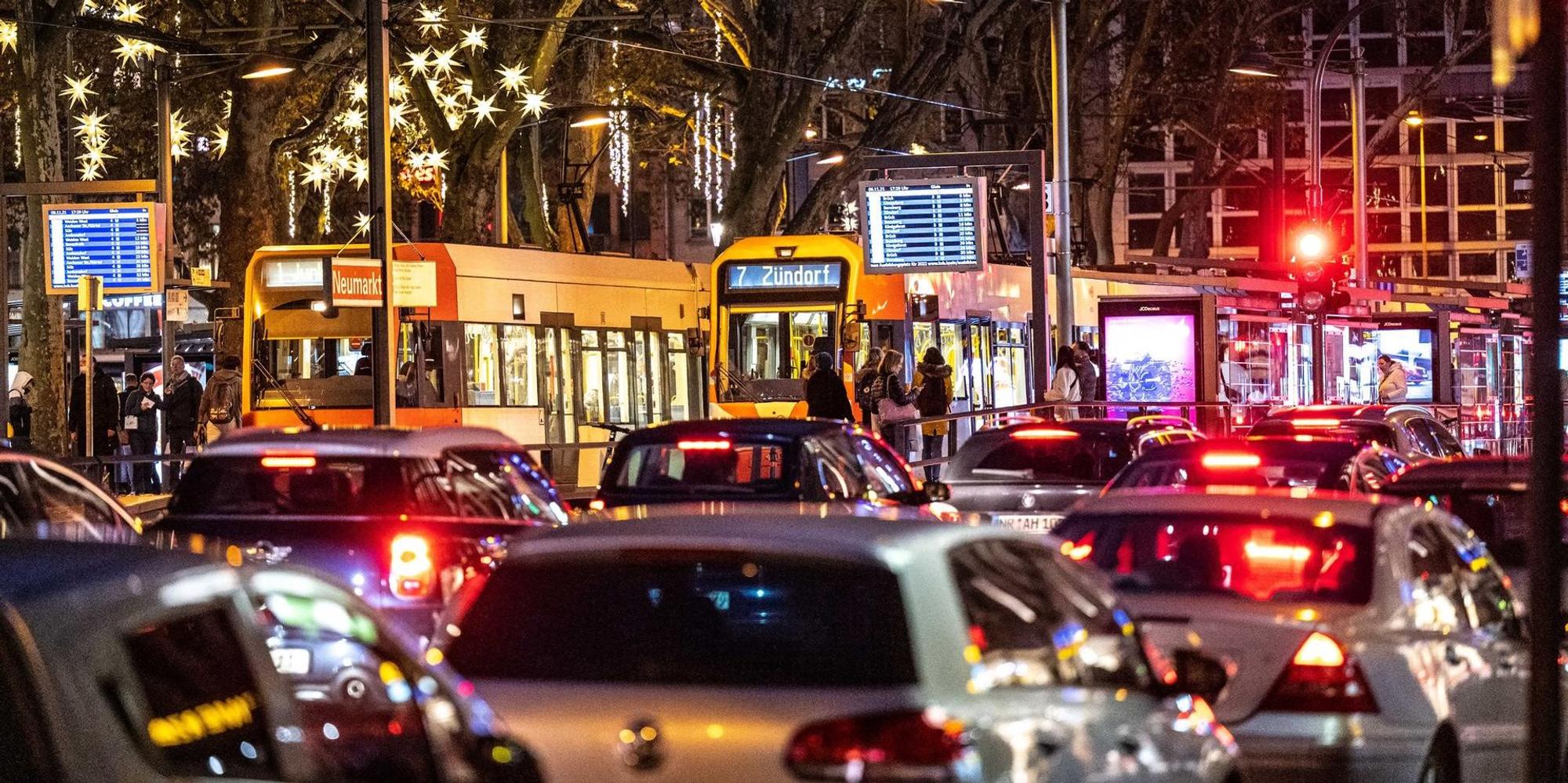 Verkeht am Neumarkt