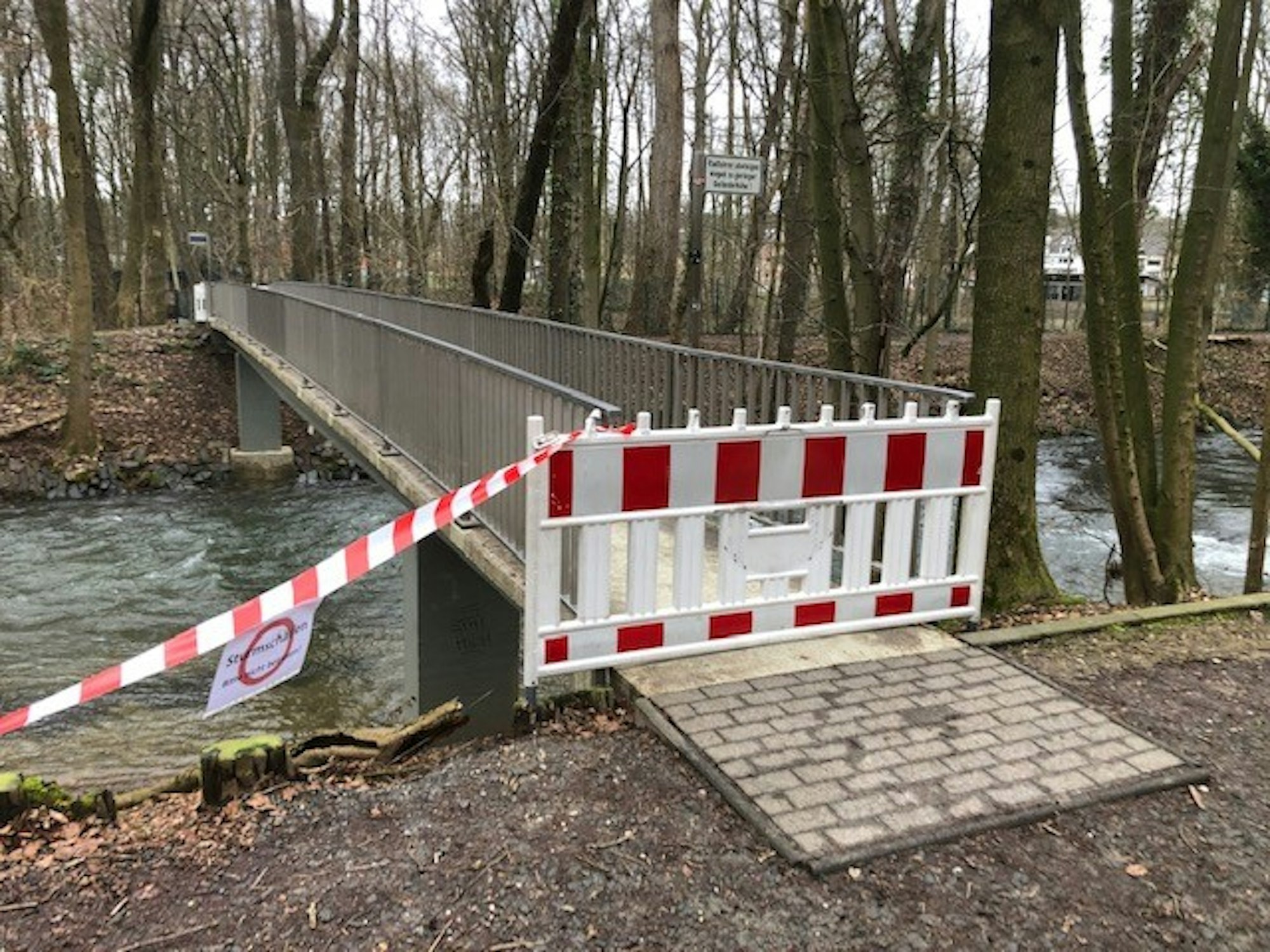 Brücke Haus Nazareth Schlebusch