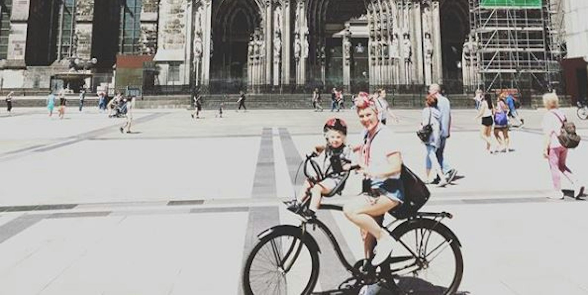 Pink_Instagram_Dom_050719