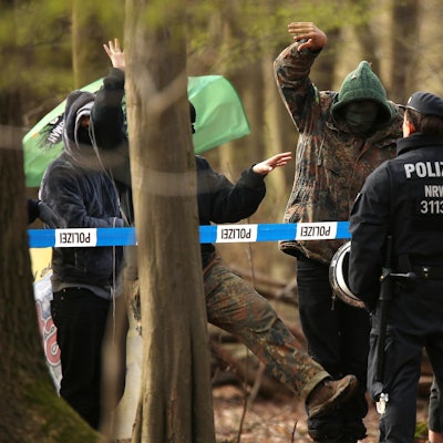 Polizei im Hambacher Forst 090519