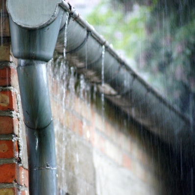 Starkregen Regenrinne