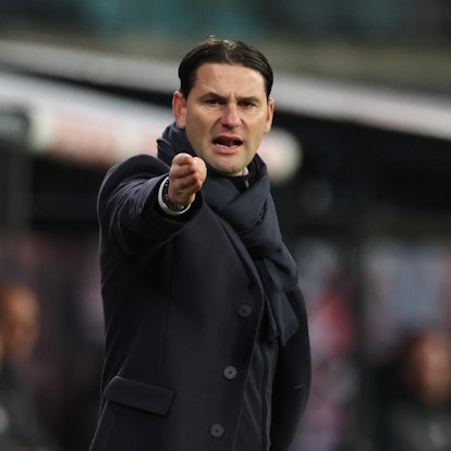 6CC52B82-0065-40E6-B63B-60F747DC5B4B