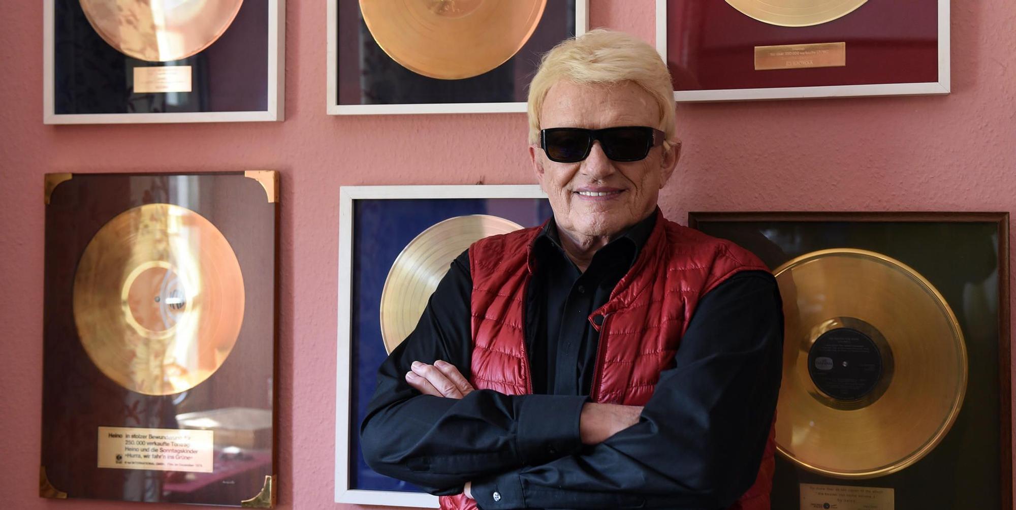 Heino in seinem Cafe