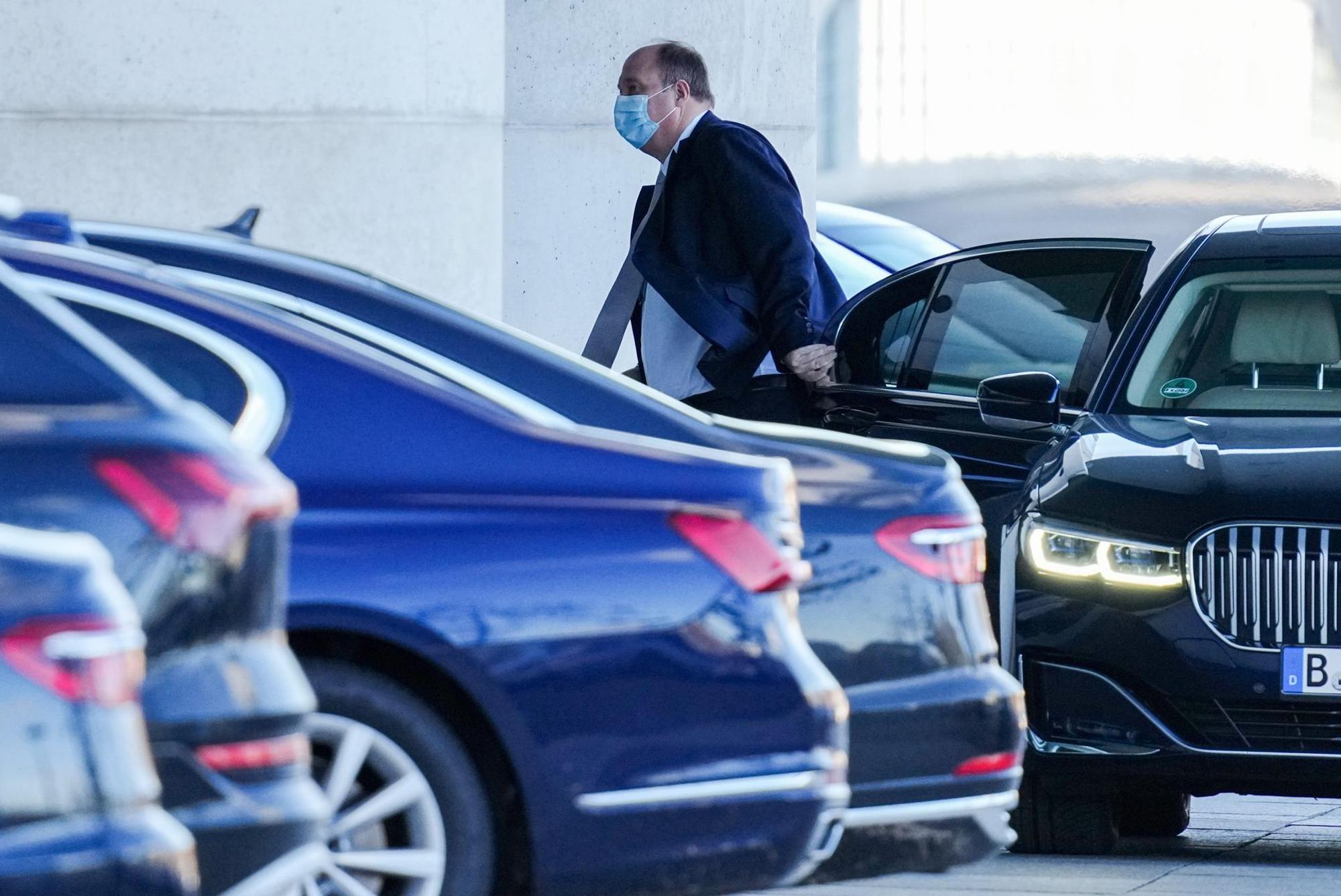 Braun mit Autos