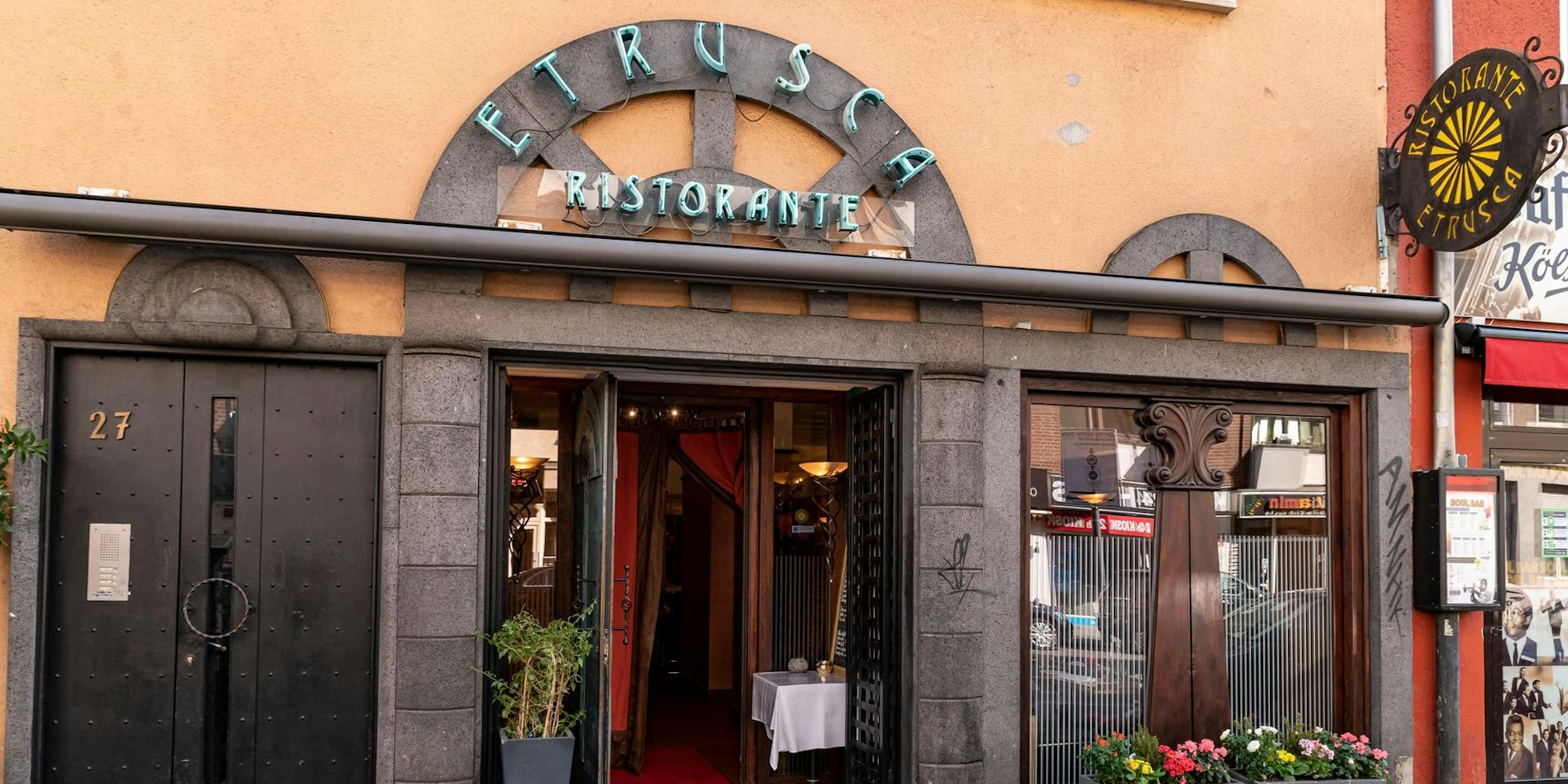 etrusca von aussen