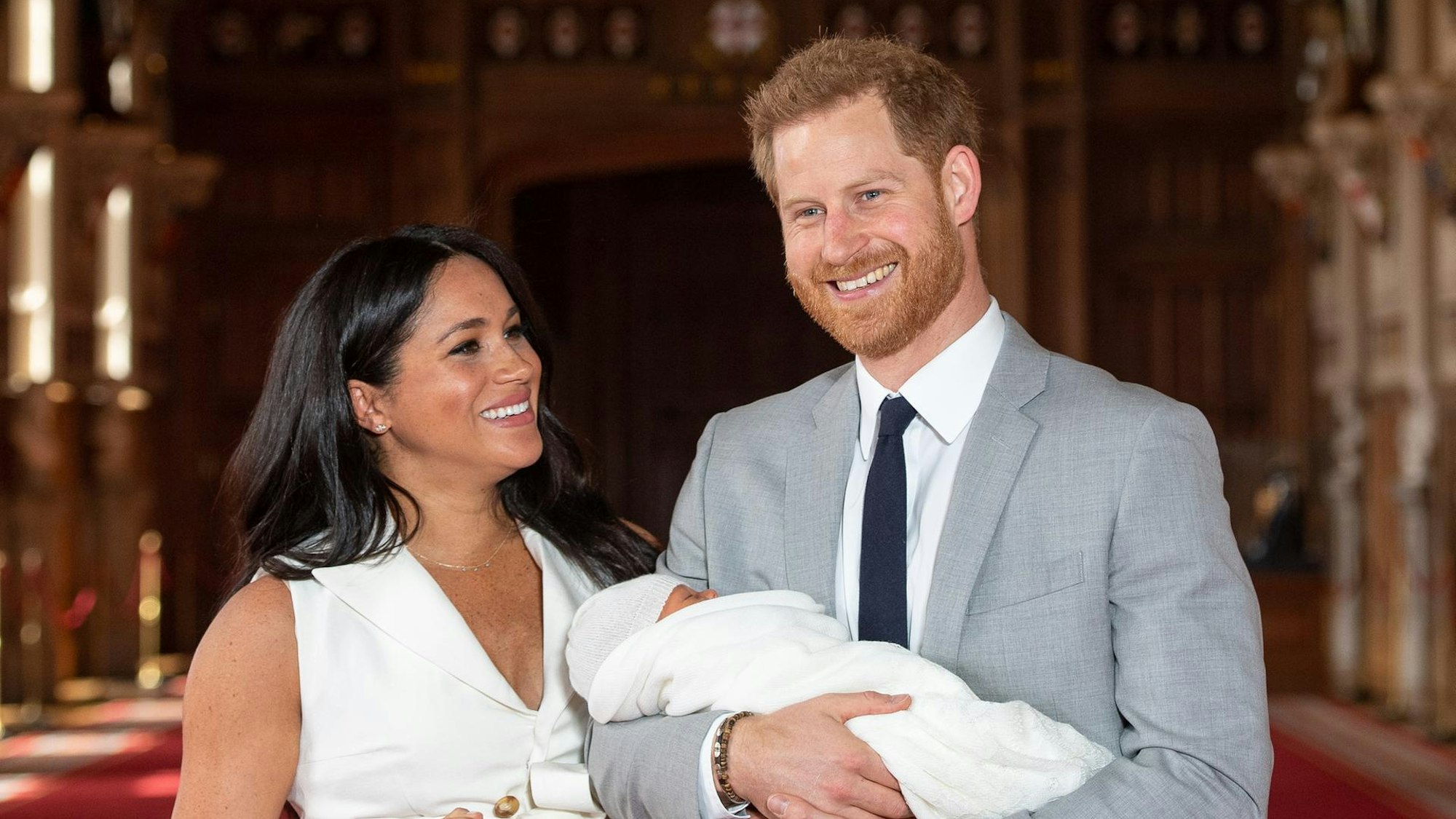 Herzogin Meghan und Prinz Harry zeigen sich mit Prinz Archie.
