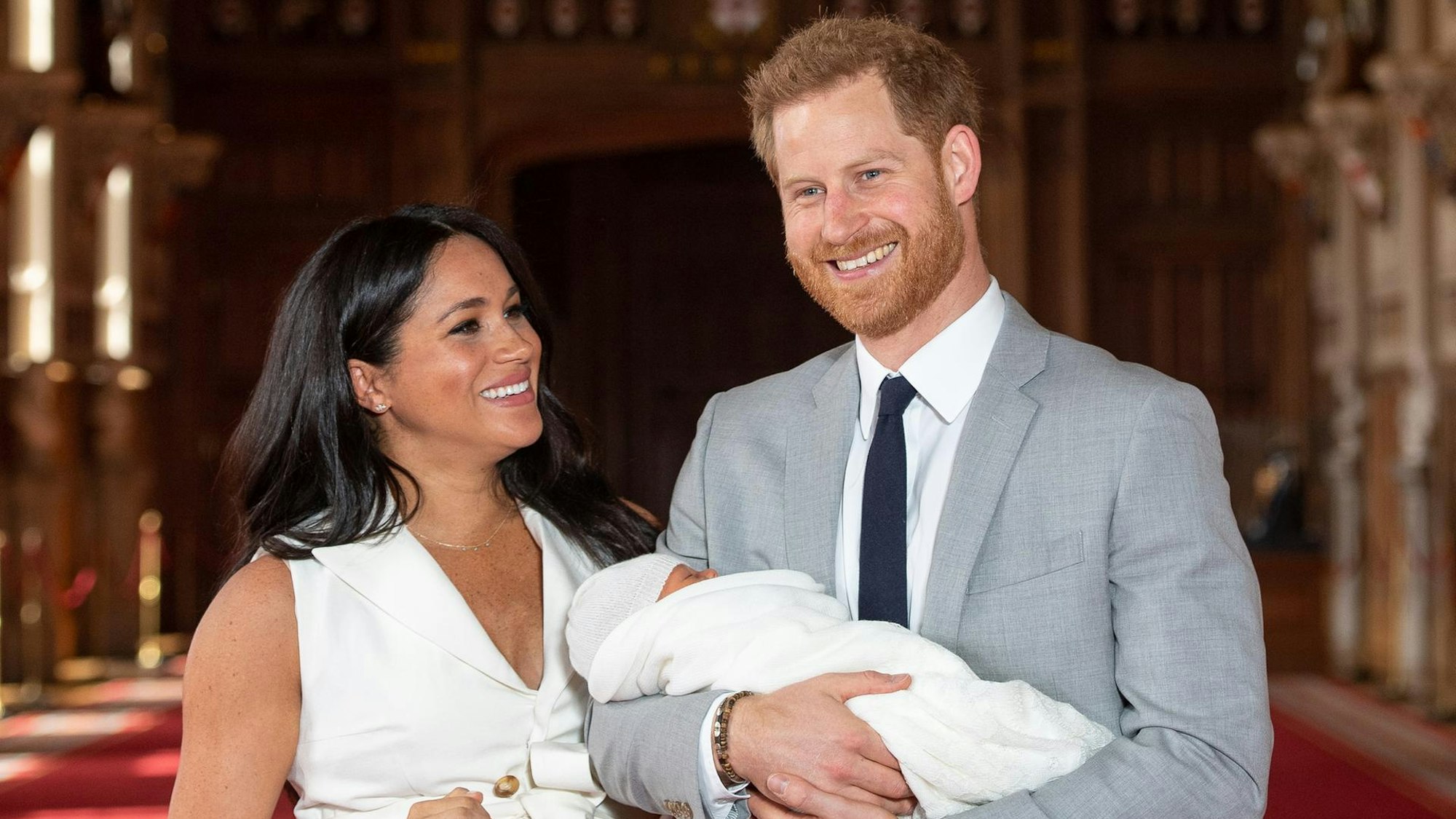 Herzogin Meghan und Prinz Harry zeigen sich mit Prinz Archie.