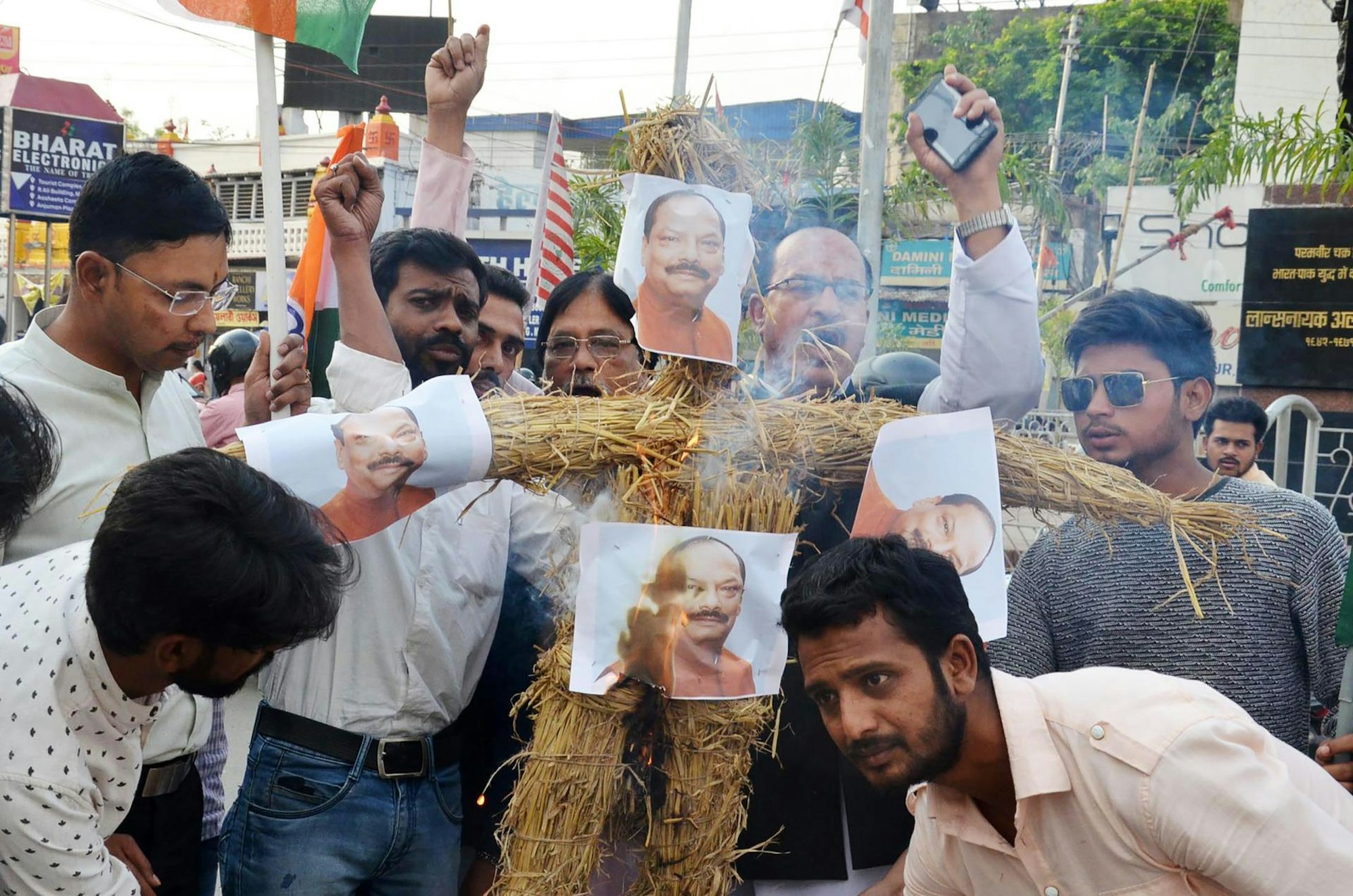 Proteste nach Vergewaltigung und Mord von 16-Jähriger in Indien