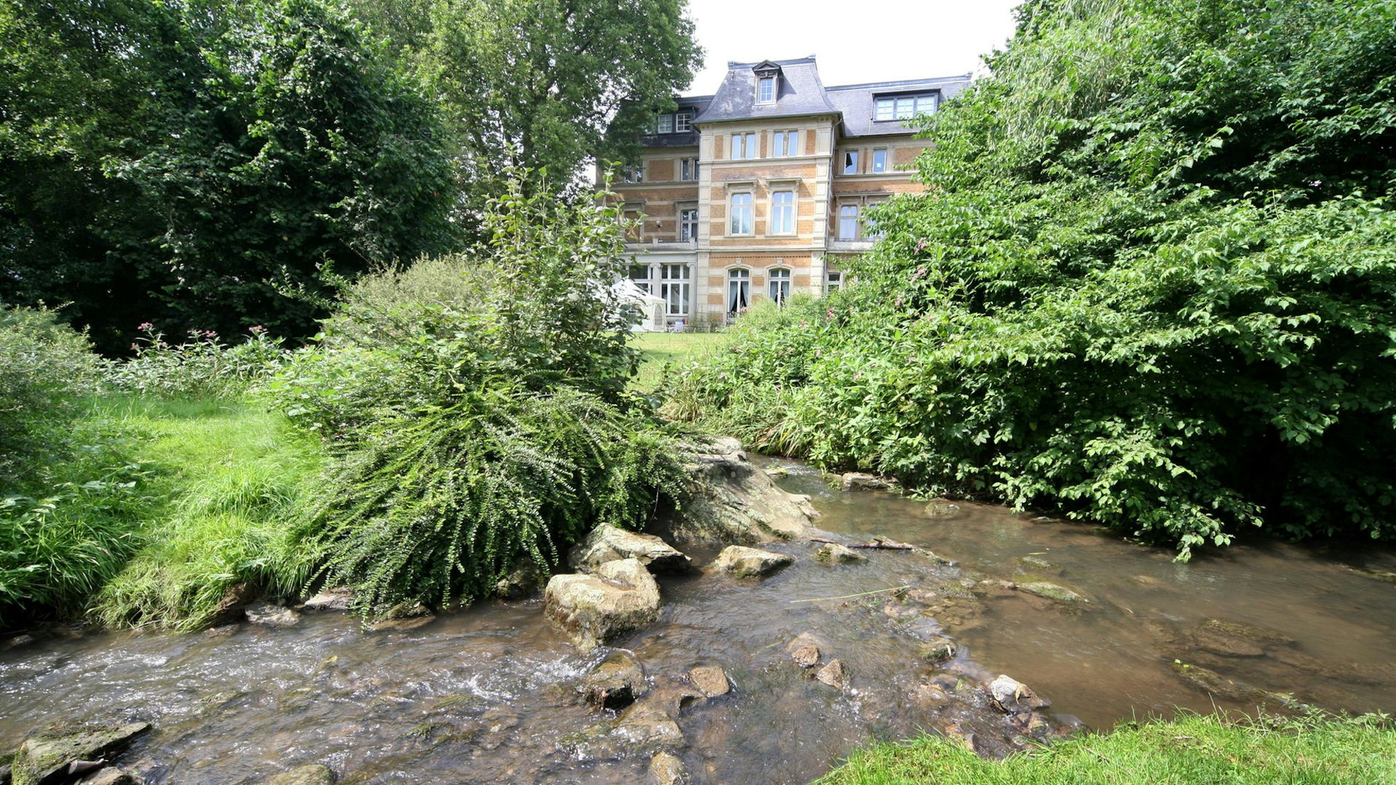 Strunde an Villa Zanders