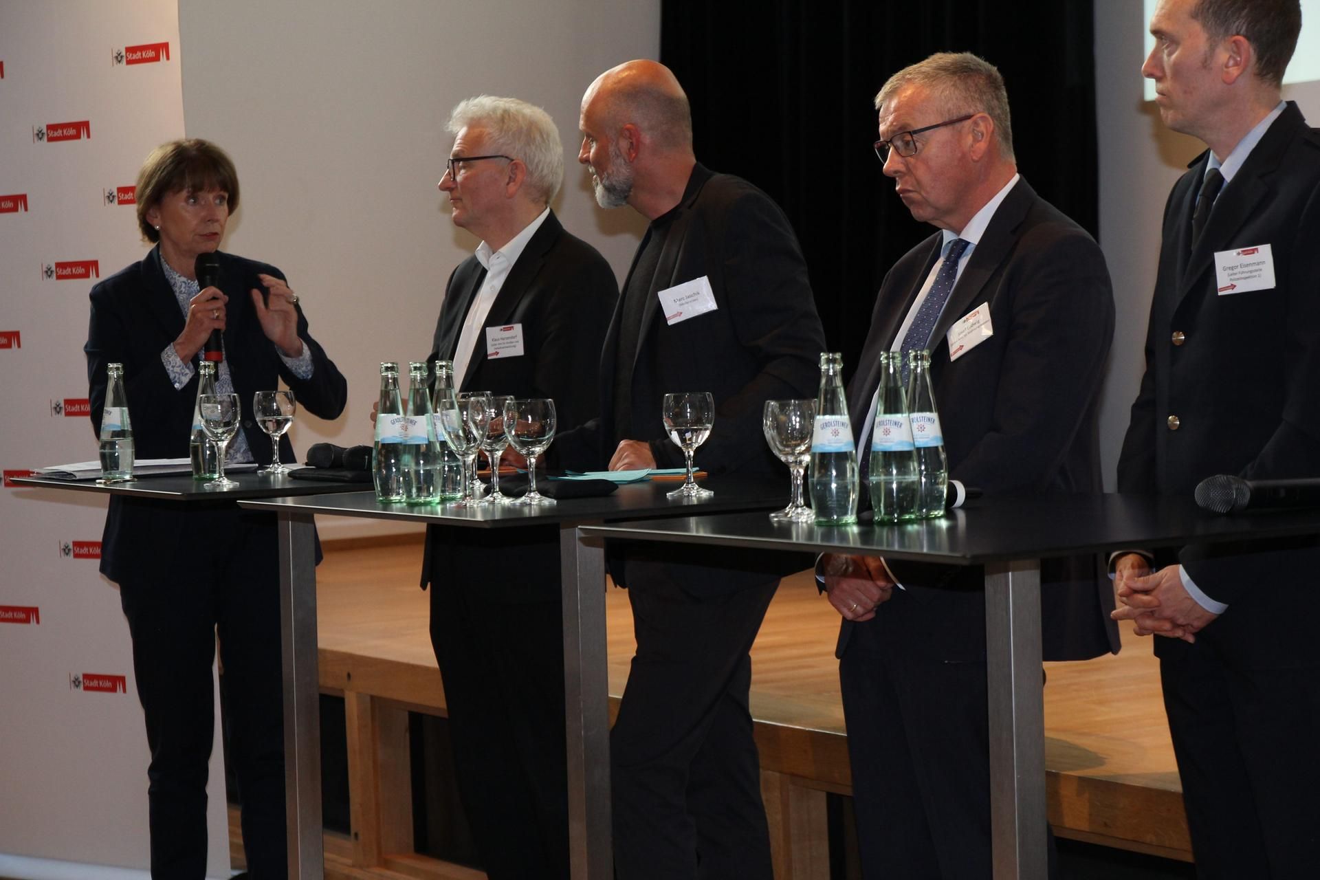 Stadtgespräche Wohnen mit Henriette Reker