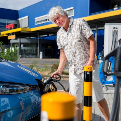 Jürgen Becker Tankstelle