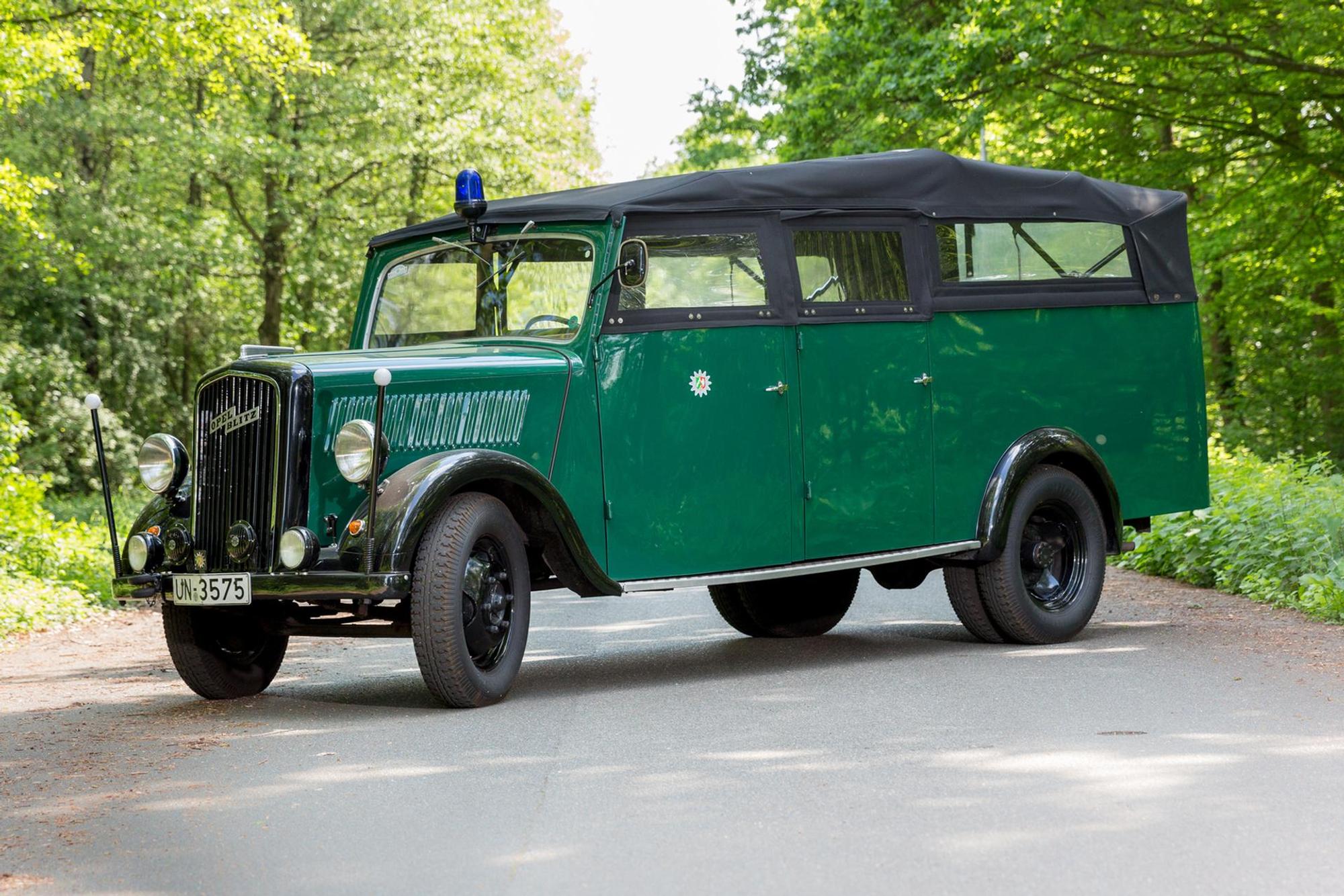 Historische Fahrzeuge-Opel Blitz