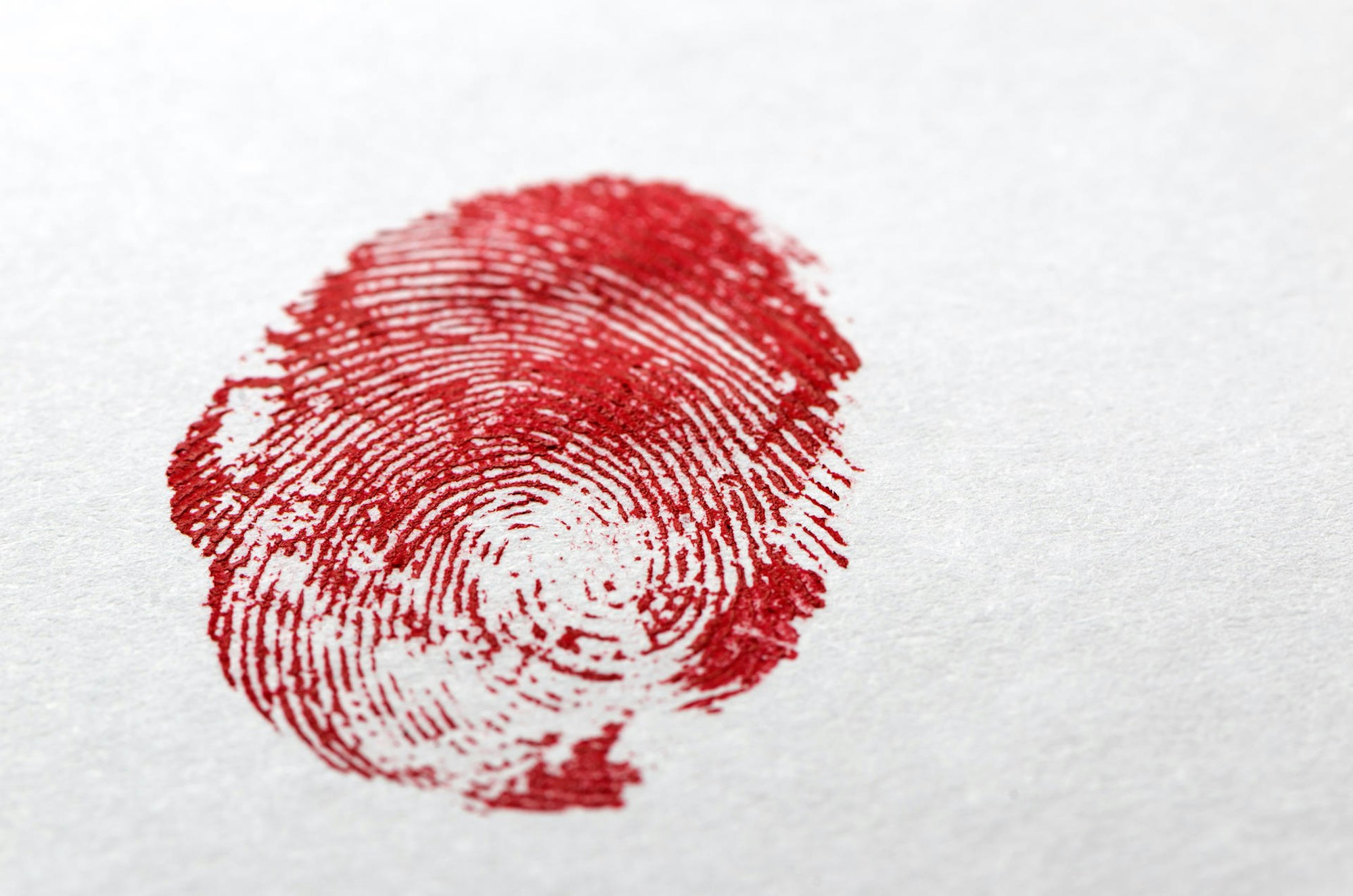 Verbrechen von Nebenan_Blutiger Fingerabdruck_Credit_Elrepho385_GettyImages-495760198