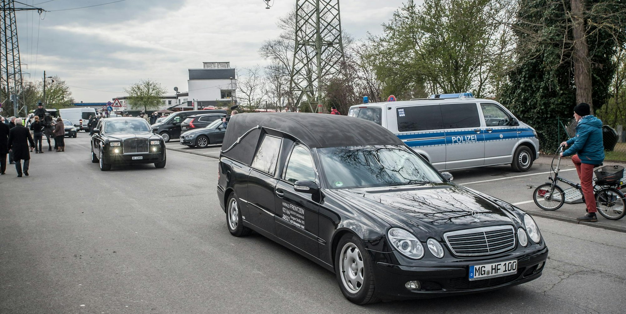 beerdigung_adam_goman_LE-leverkusen09042021ALF_9960 (1)