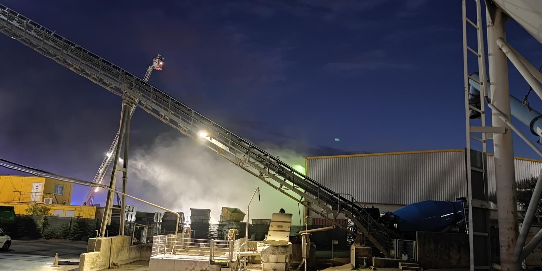 Feuer Lagerhalle Jasmin