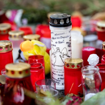 Raserunfall_Muenchen_Kerzen