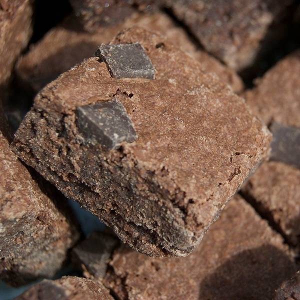 1280px-Brownies_with_chocolate_chunks