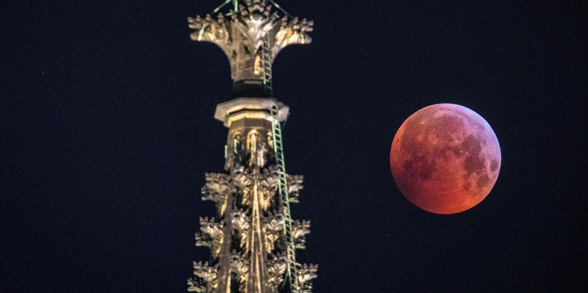 Blutmond Domspitze Vollmond