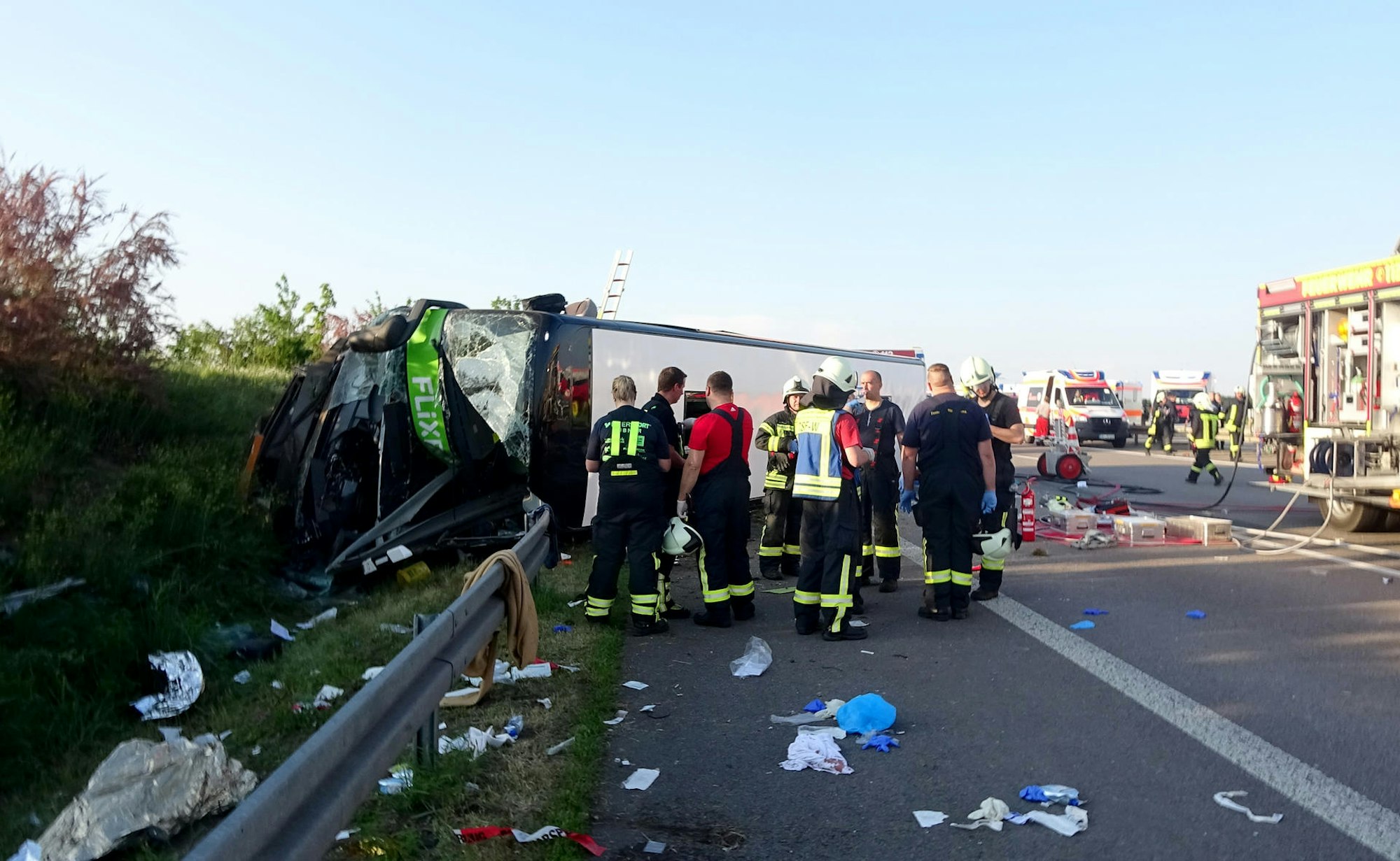 Flixbus verunglückt - ein Toter
