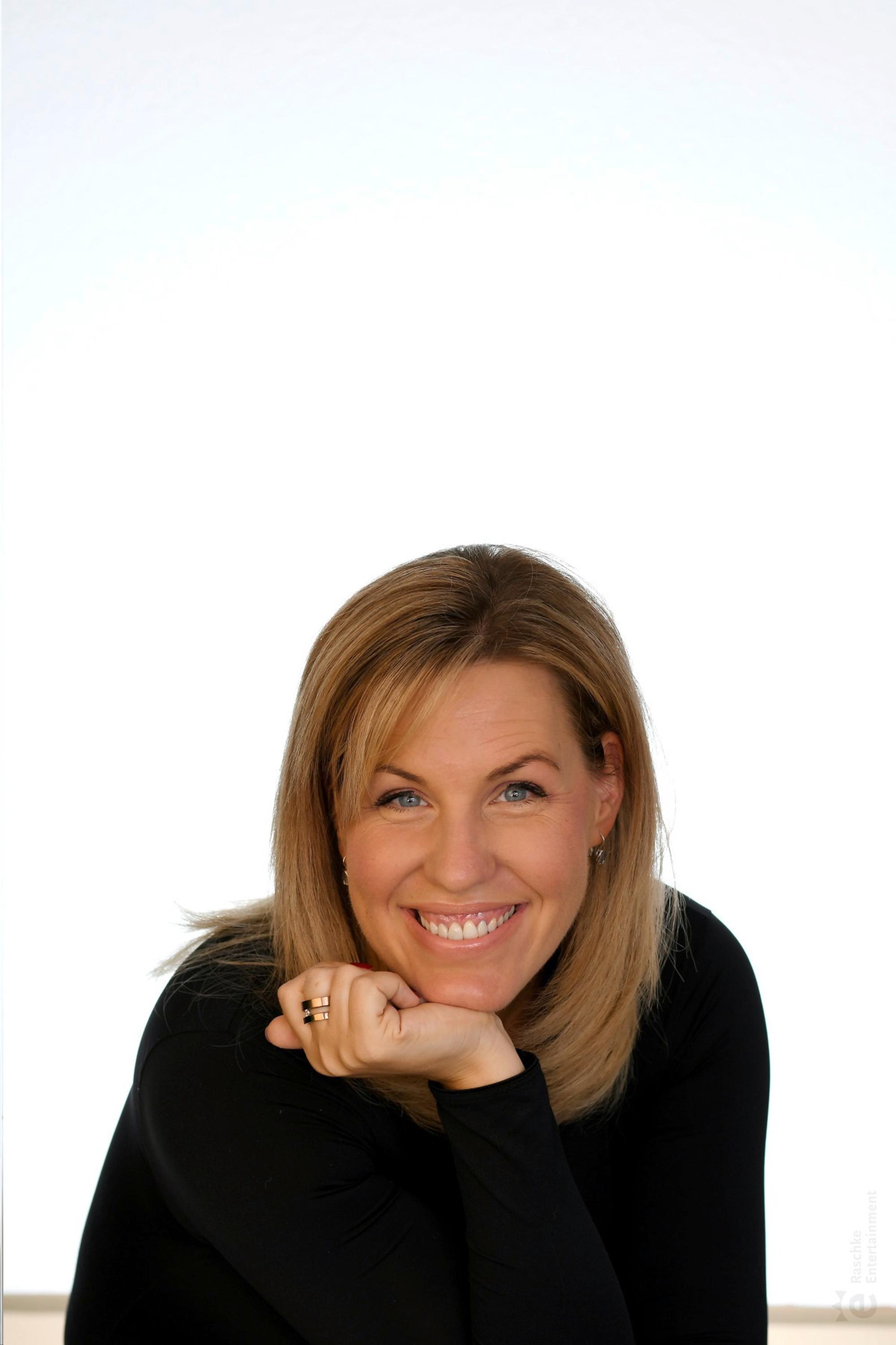 Autorenfoto_Nicole_Staudinger