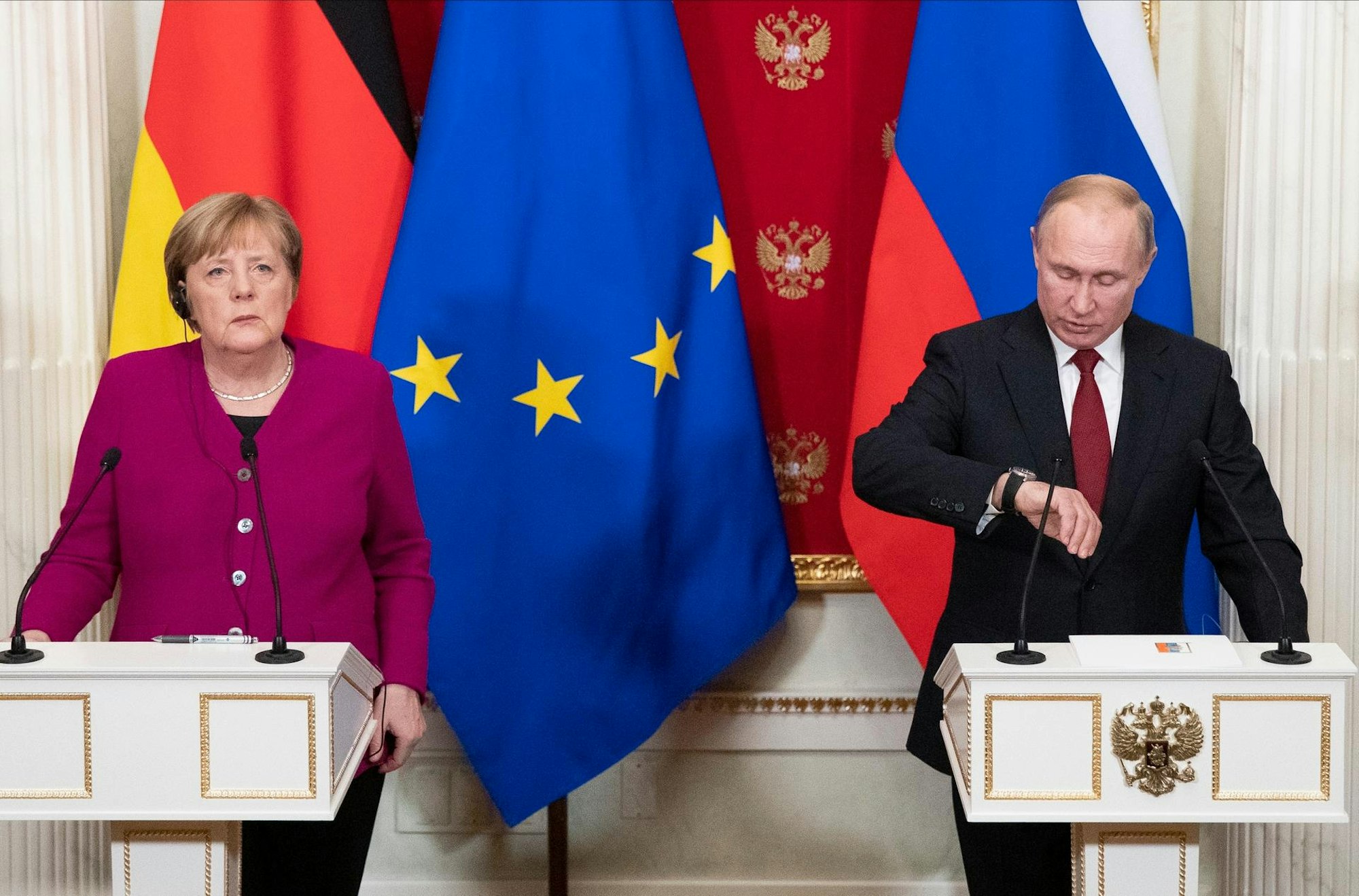 Putin Uhr dpa