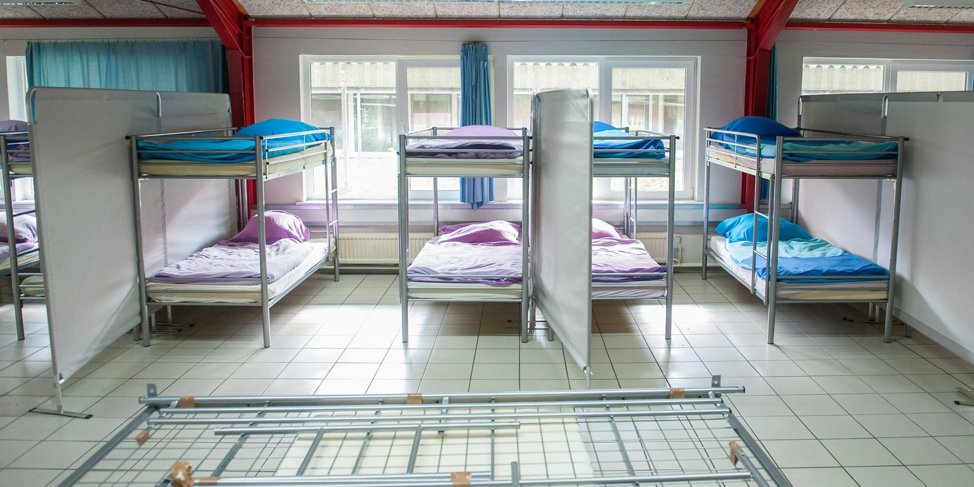 dpa Hochbetten in Massenunterkunft_data