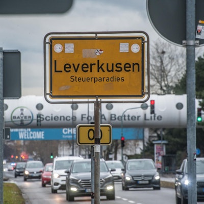 montage-ortsschildLEV_rar_RLE_12132021__ALF_6209