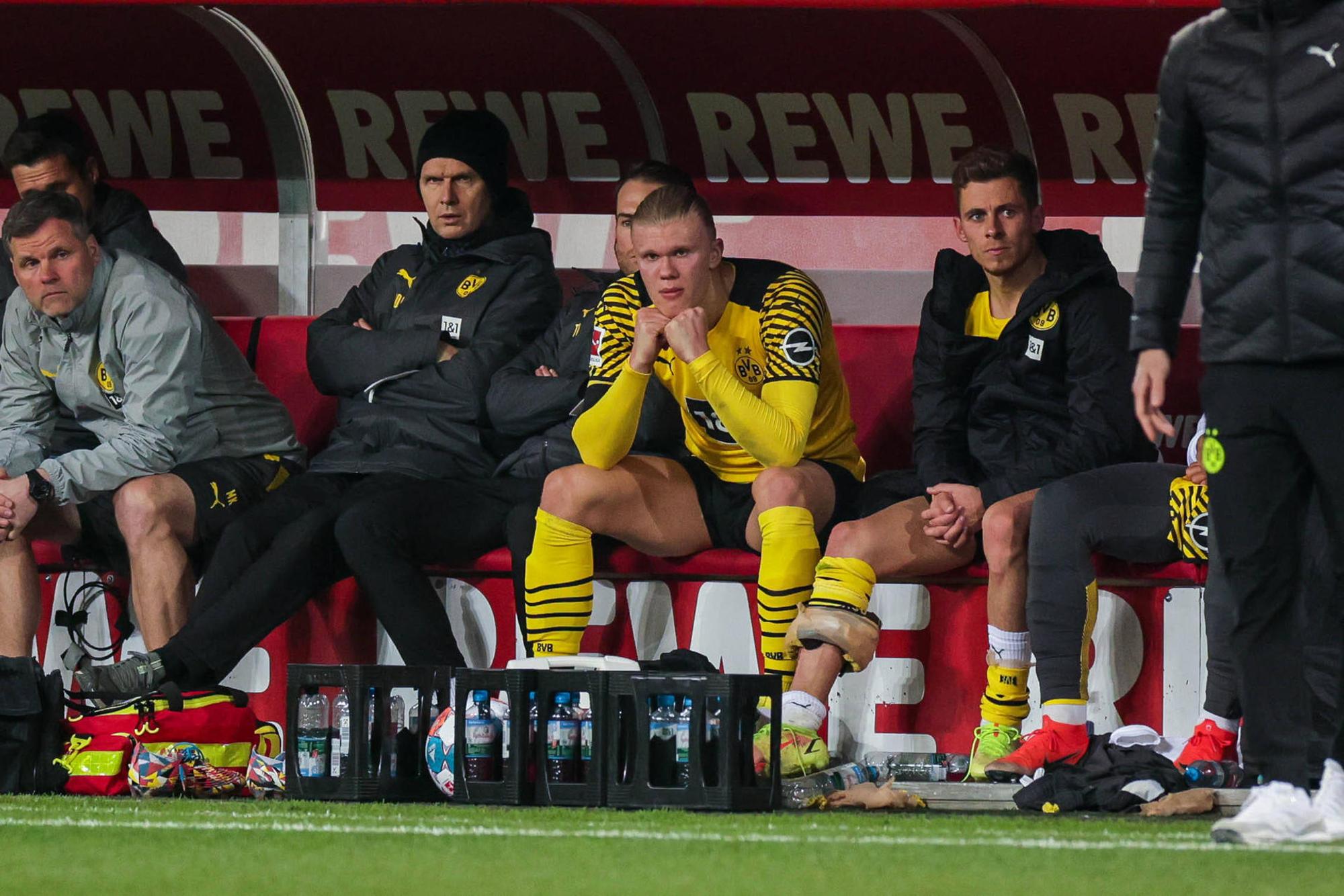 Haaland auf der BVB Bank