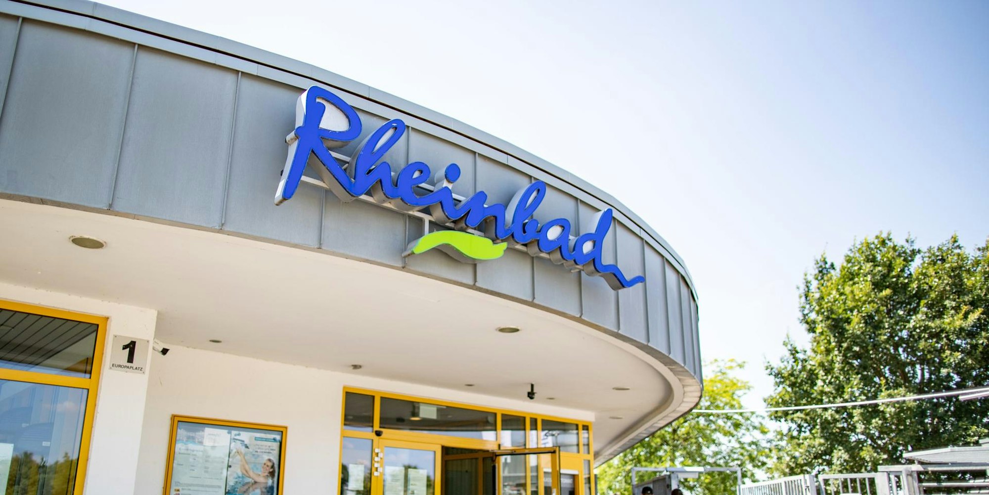 Rheinbad Symbolbild dpa 120819