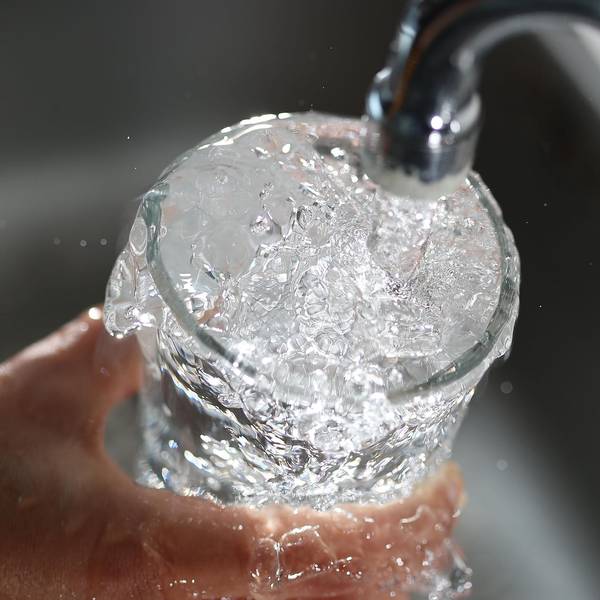Wasser Glas