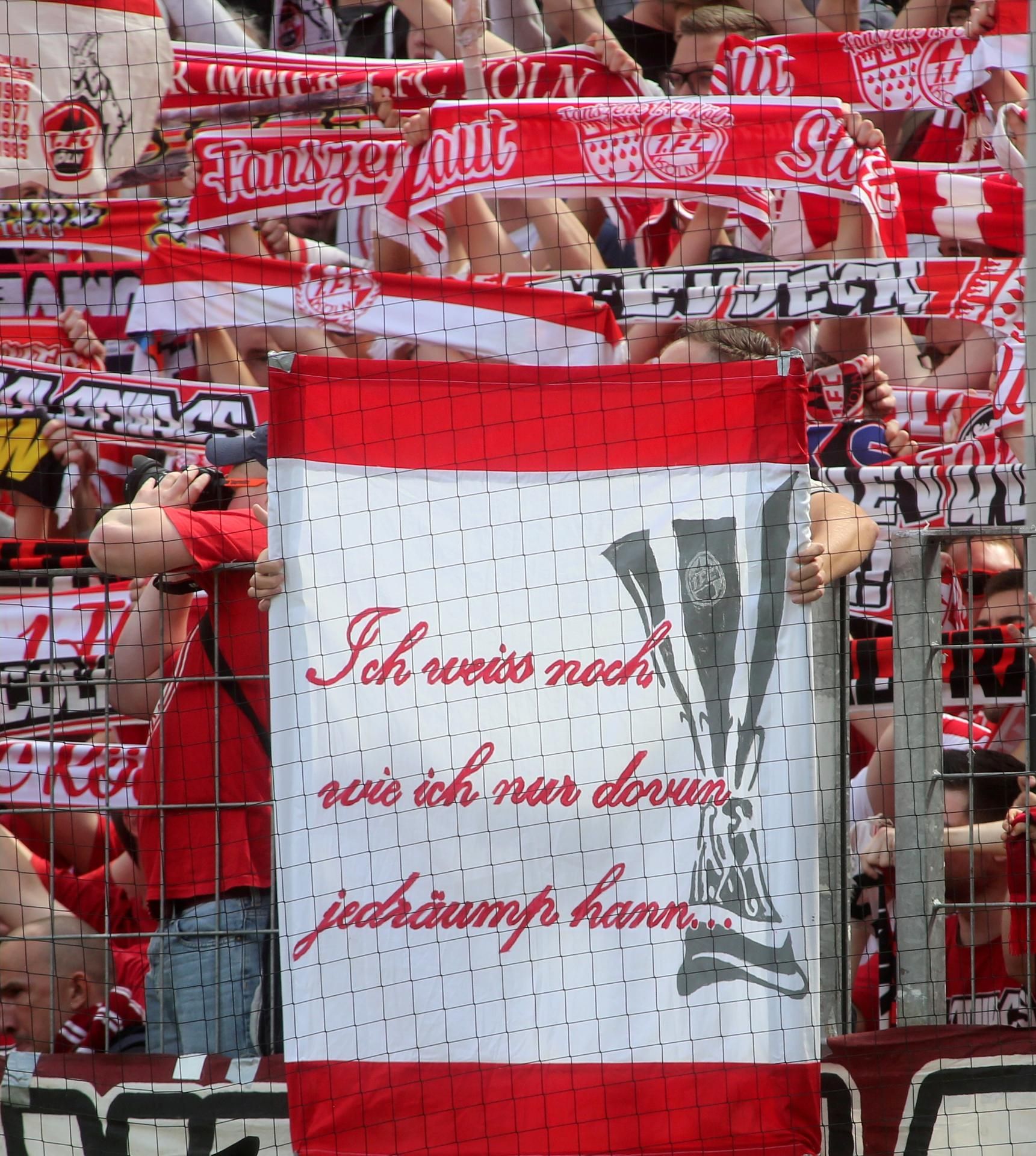1. FC Köln Platzsturm Mainz 05 2