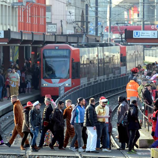 Karneval Heumarkt KVB