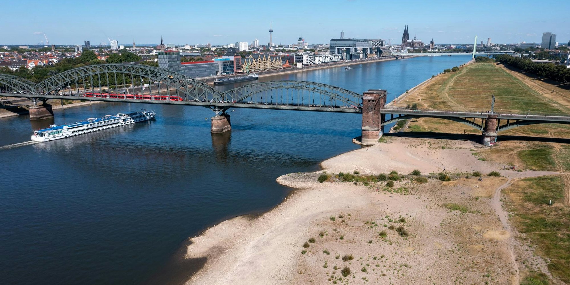 Rheinufer Köln 070822