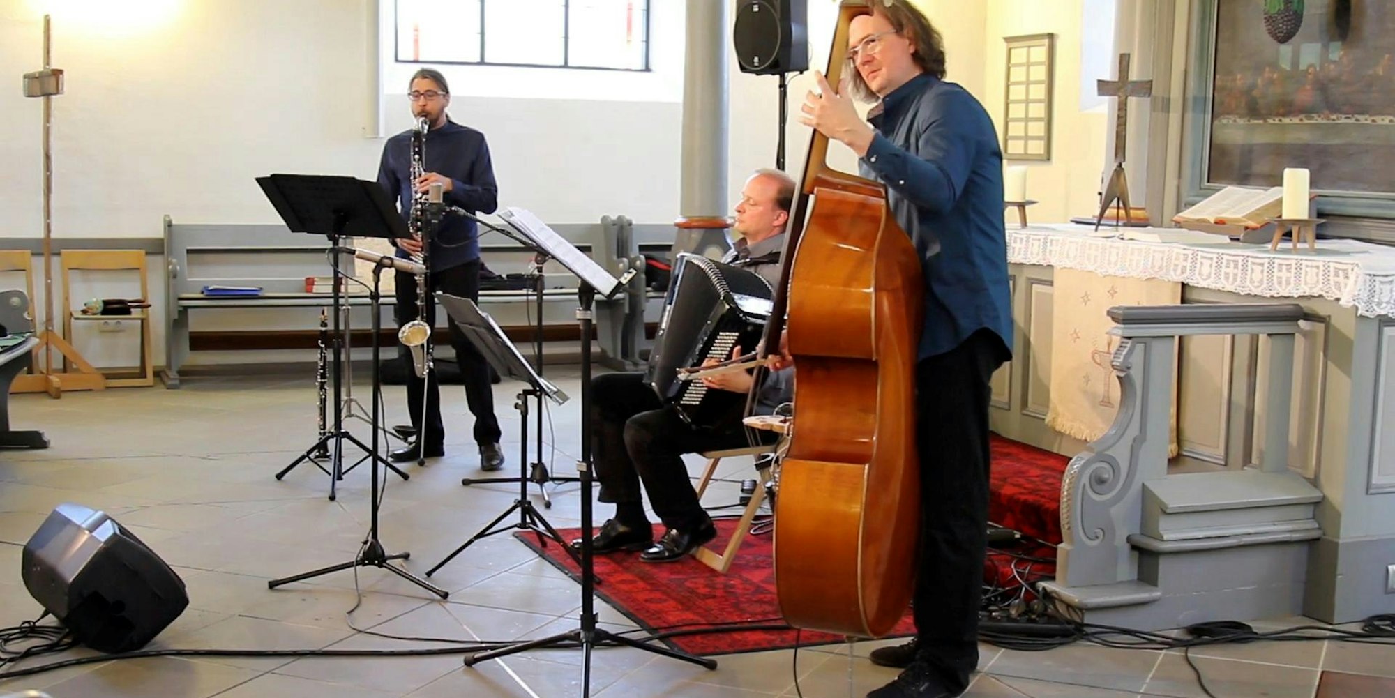 wu-Fire_Rain_&_Espresso_Standbild007