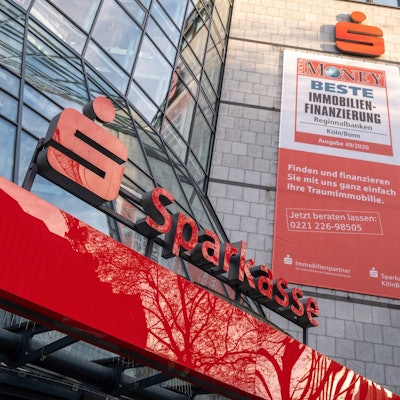 Sparkasse erneut