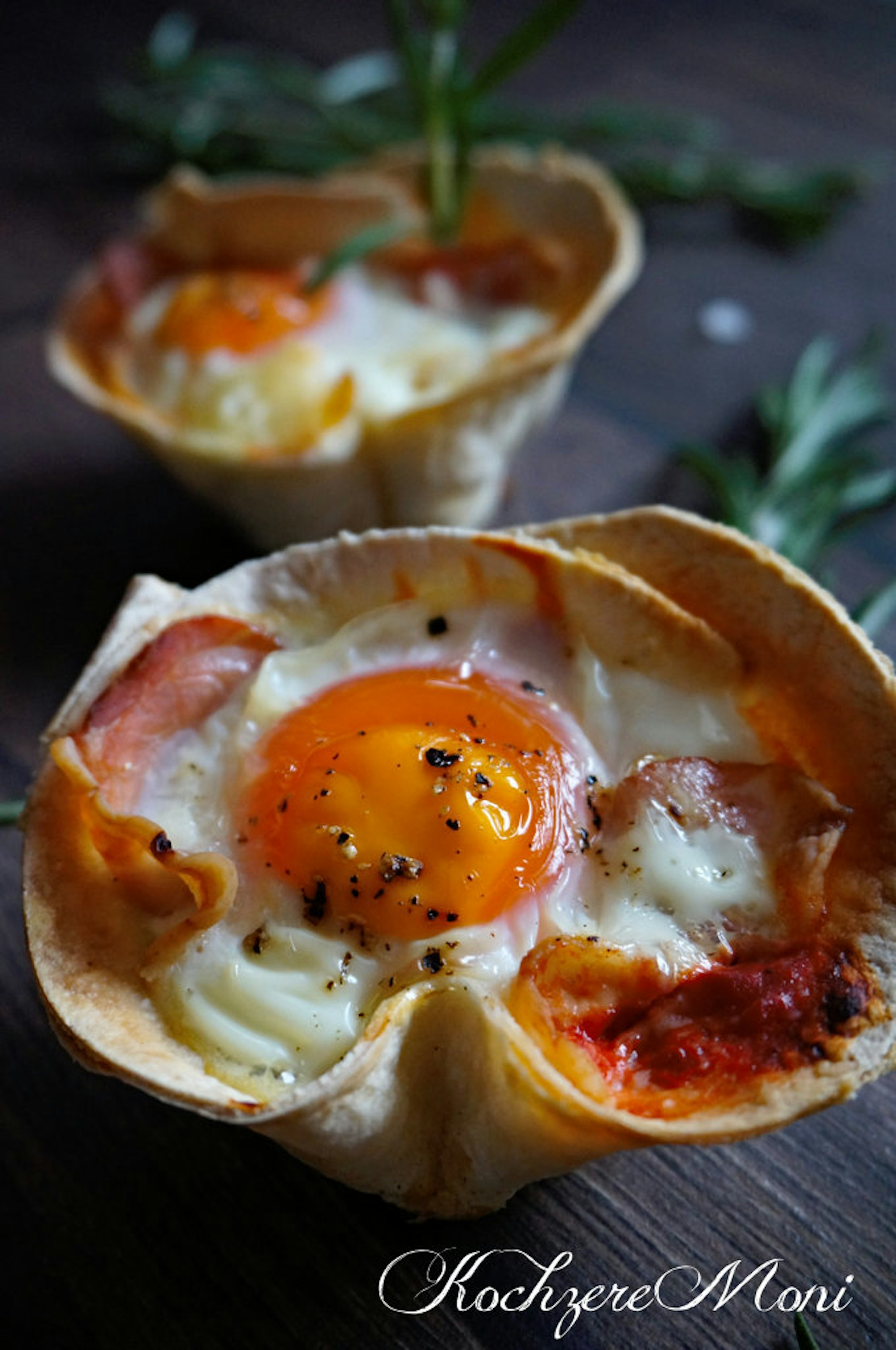 Spiegeleitörtchen Brunch Frühstück Speck