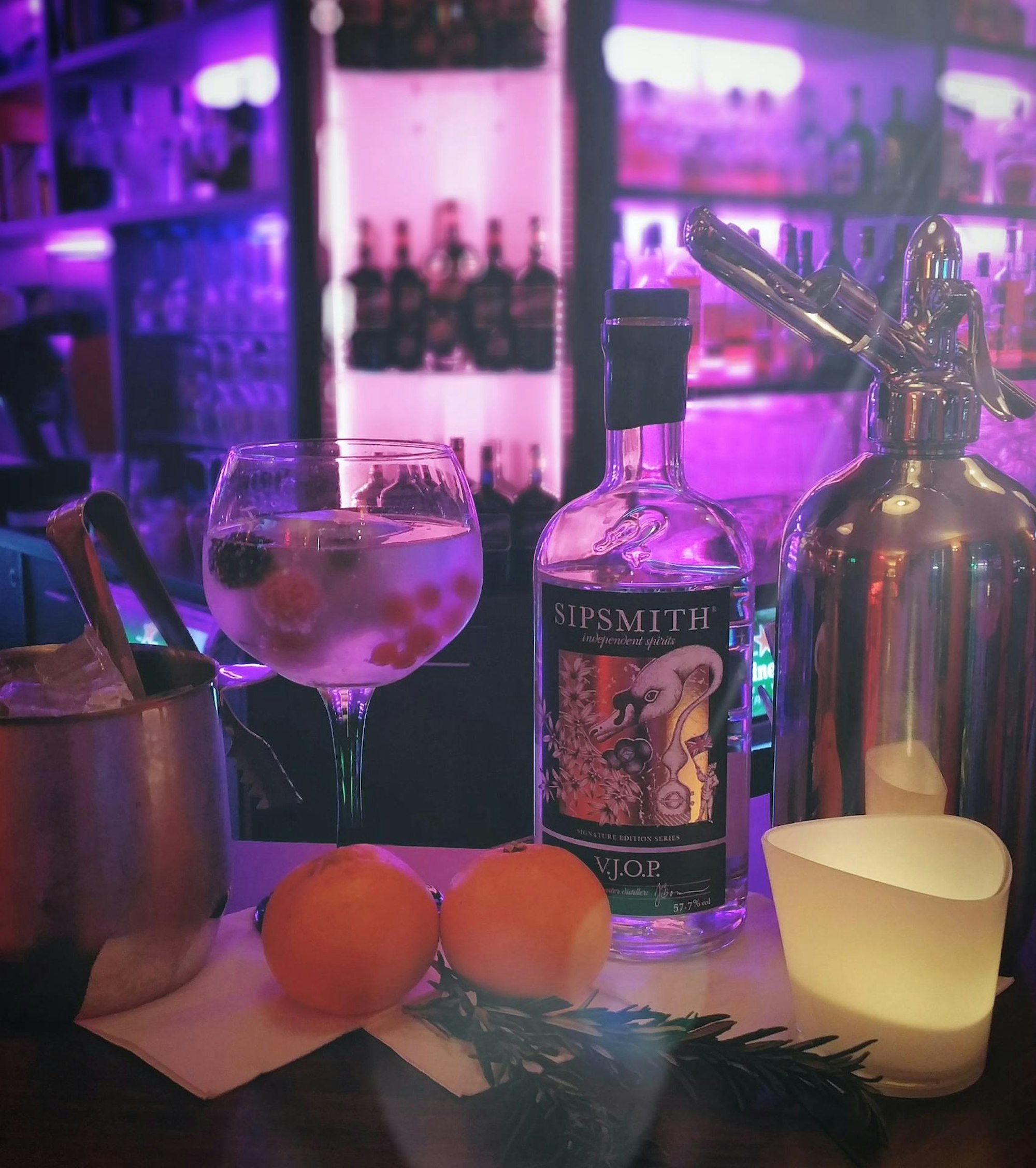 mc lennon bar ginbars