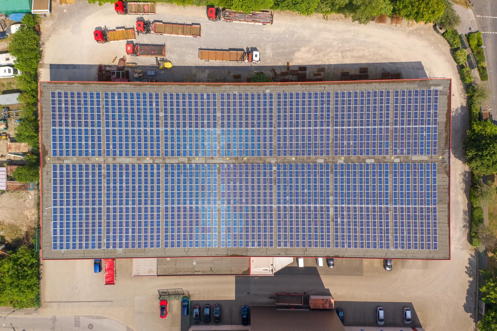 Solaranlagen auf Häuserdach Rhein-Energie