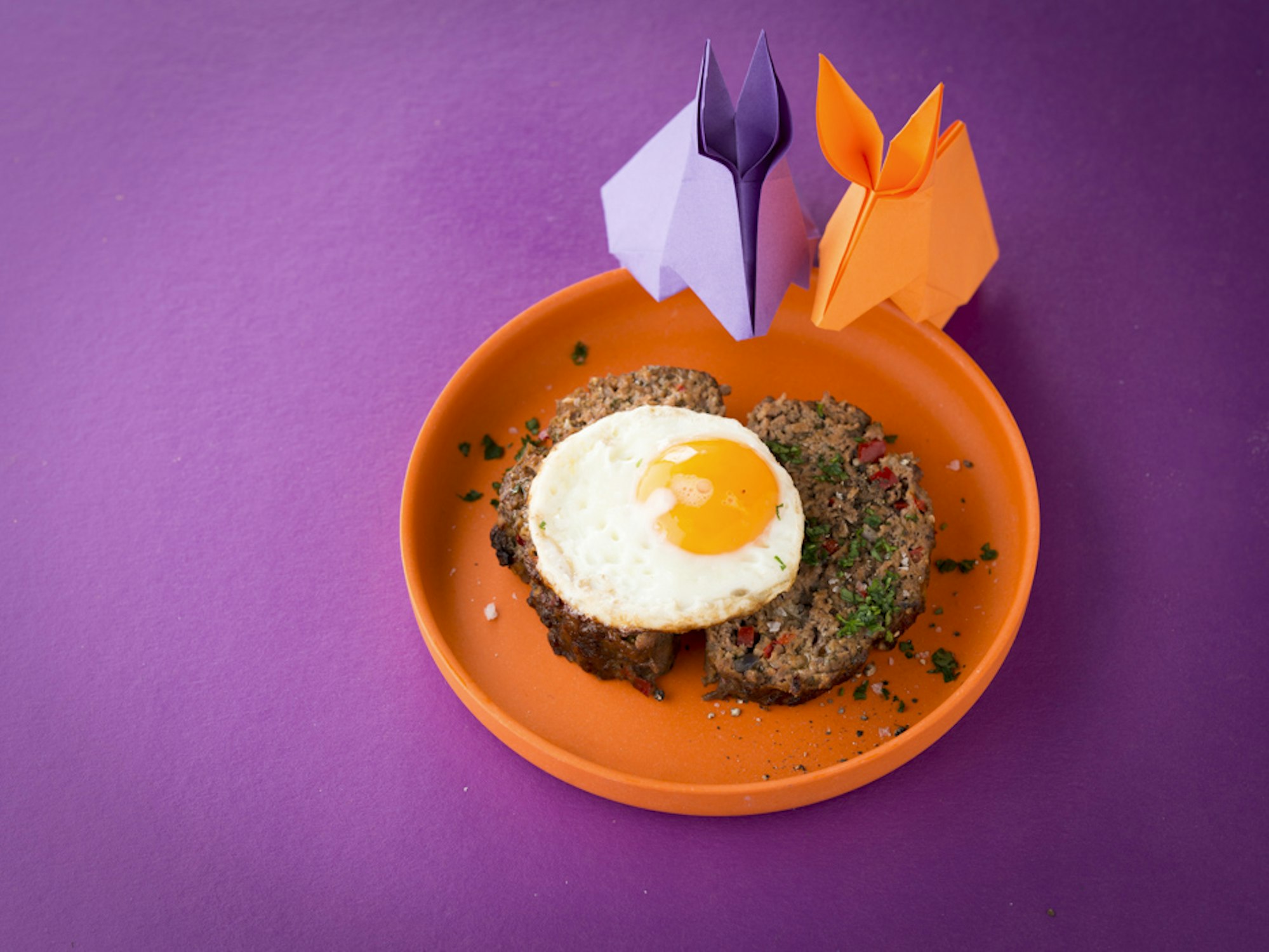Falscher Hase aus Lammfleisch mit Spitzpaprika und Schwarzkümmel