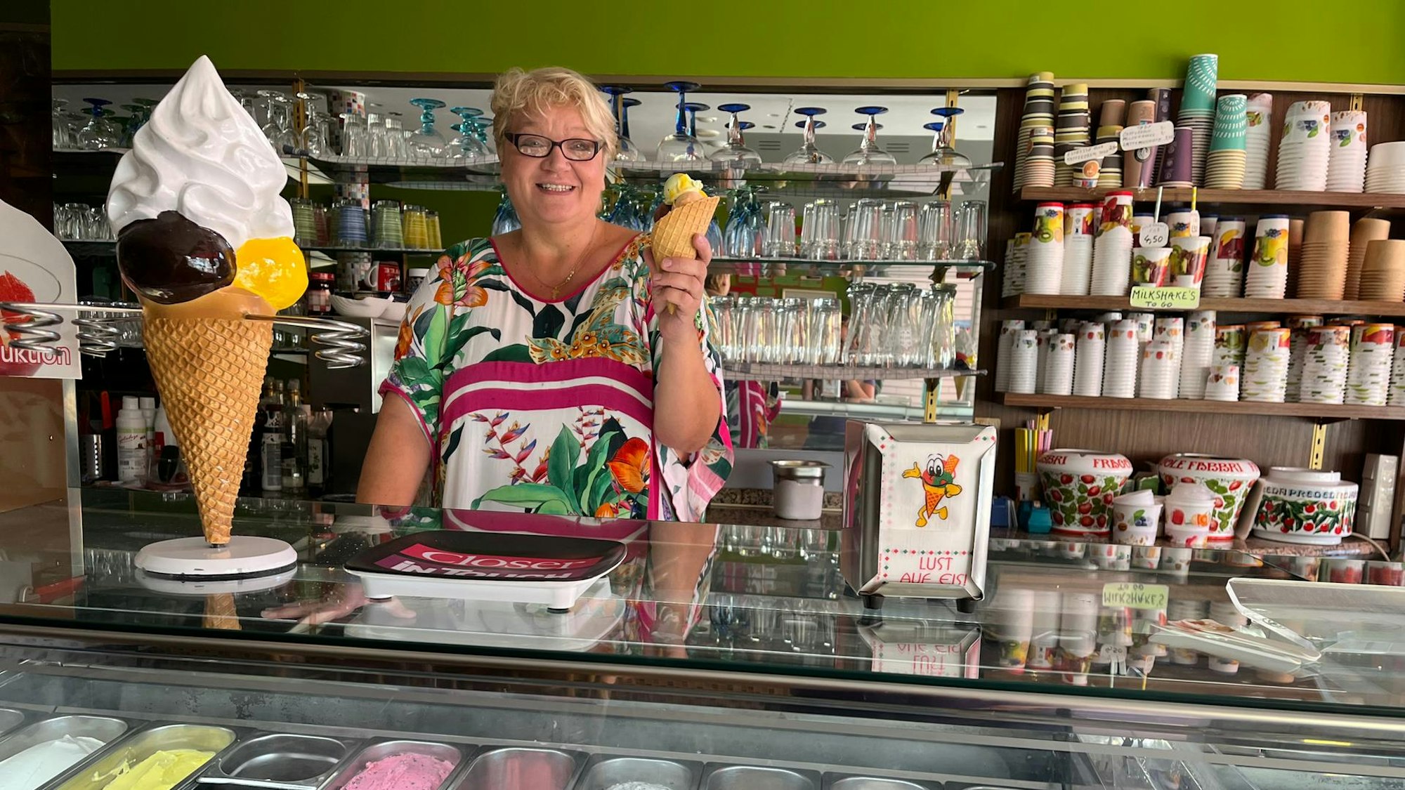 Katja Geromel in der Eisdiele Albino.