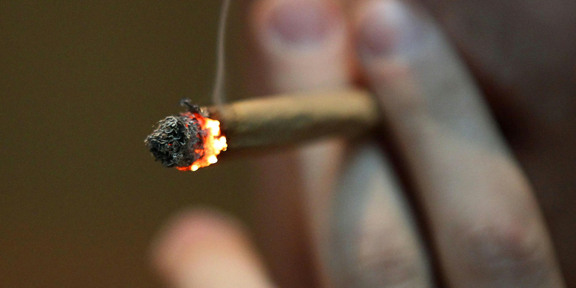 Joint Cannabis Symbolbild