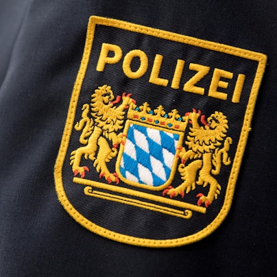 bayrische Polizei Abzeichen Wappen